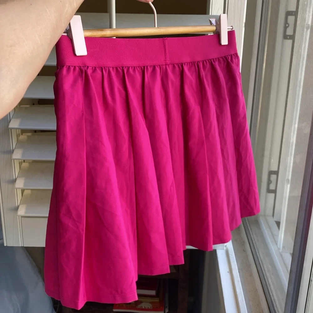 🌼 ALO Yoga Varsity Tennis Skirt Alo Yoga Fuchsia Mini Skirt size small